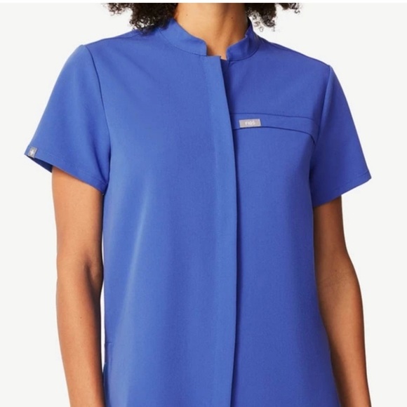 Figs Blue Celemu Button up Top Sz medium Preowned great condition medical nurse - Picture 1 of 7